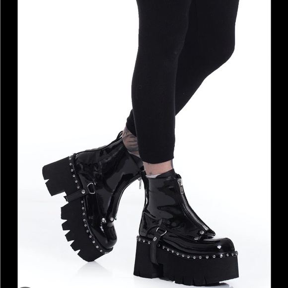 Demonia Ashes 100 Black Patent Faux Leather Combat Boots w/Silver Zipper Sz 9 - Picture 2 of 11